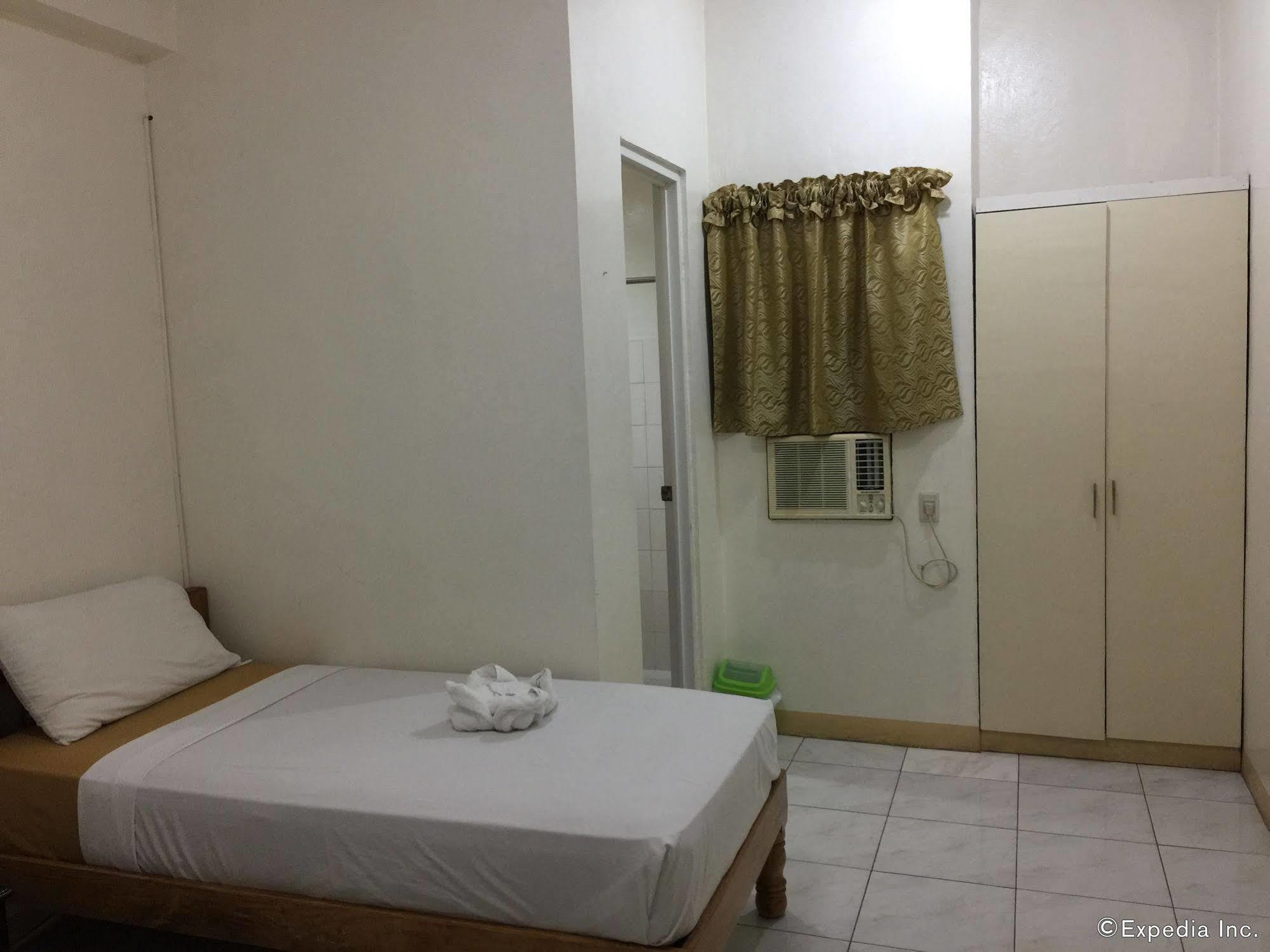 Constrell Pension House Tagbilaran City Exterior photo